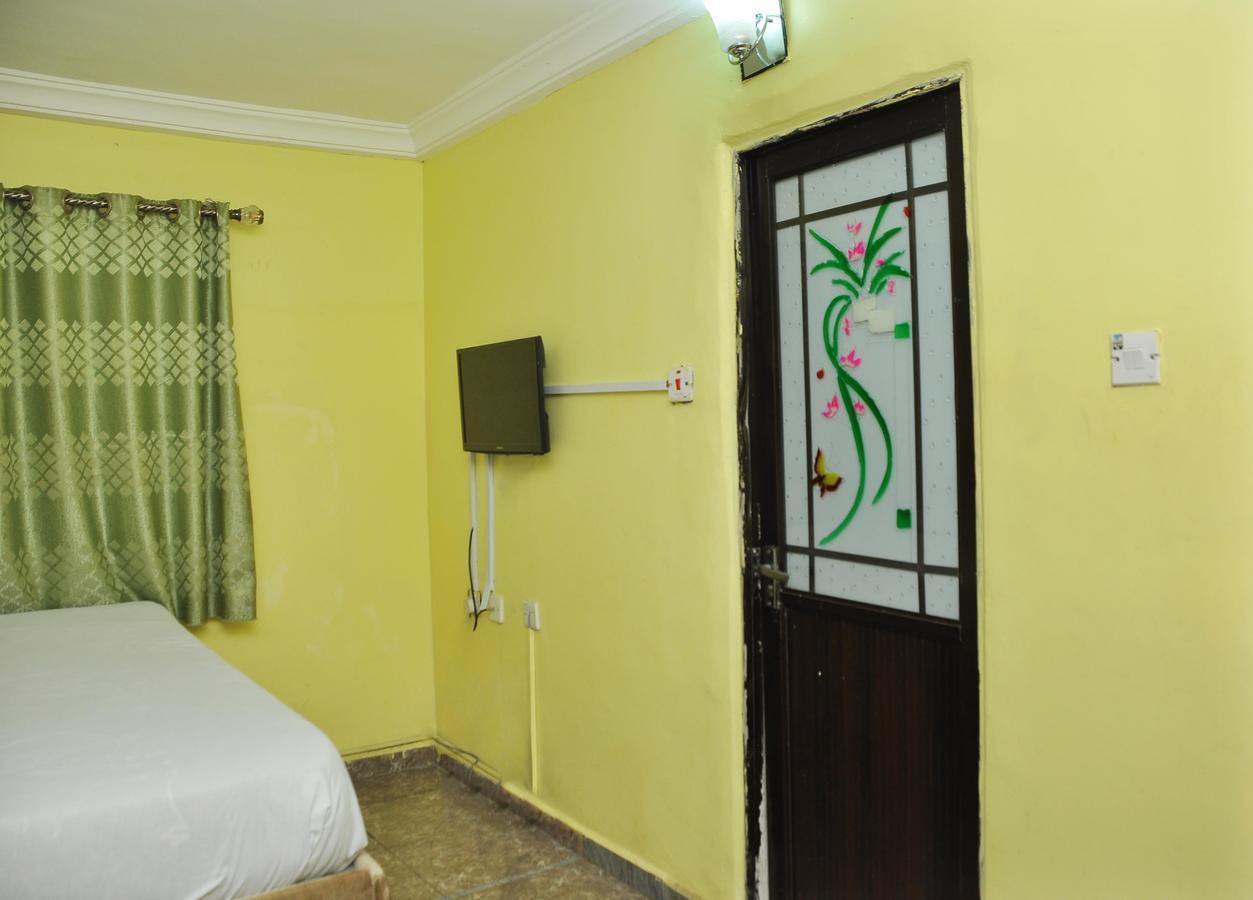 California Garden, Hotel & Suites Onitsha  Exteriör bild