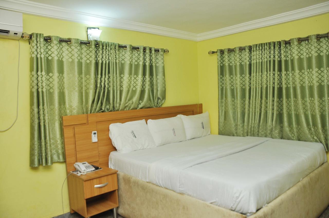 California Garden, Hotel & Suites Onitsha  Exteriör bild